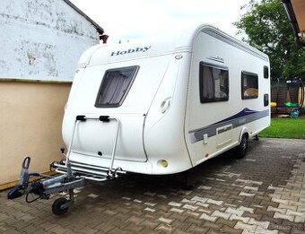 Karavan Hobby 500 KFMe, Deluxe, mover, předstan, palandy