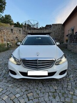Mercedes-Benz E200