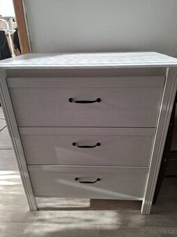 Bílá komoda ikea se šuplíky