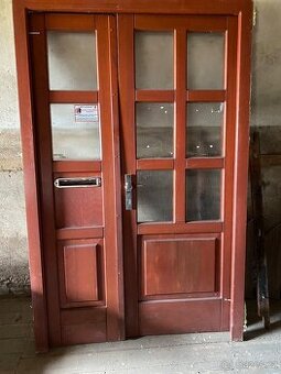 Dřevěné vchodové dveře