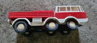 Stare hračky,sanitka, tatra, nabytek