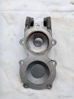 Přední víko převodovky na Multicar M22