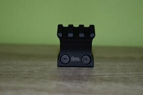 Daniel Defense boční offset KEYMOD rail