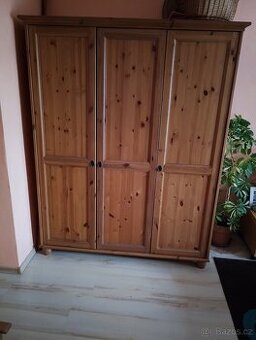 Šatní skříň