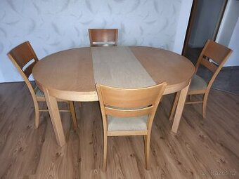 Rozkládací jídelní stůl + 4 židle