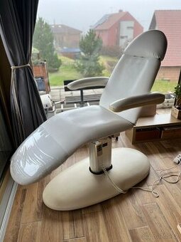 Prodám el. polohovací kosmetické křeslo / lehátko WEELKO