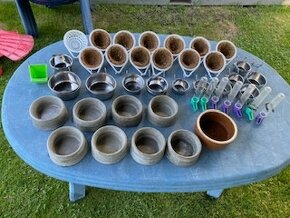 krmítka,napáječky,sezení,misky...