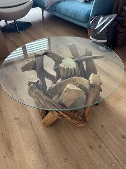 Konferenční stolek z masivního dřeva