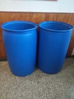 Plastové sudy 220L s vyřezaným víkem