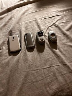 Sada Vintage Telefonů