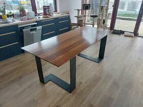 Jídelní stůl, masiv mahagon, ocelové nohy