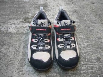 cyklistické tretry MERIDA