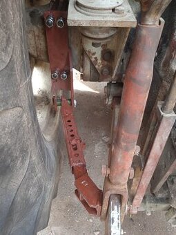 Prodám sponovaky ramen (šavlí) Zetor Crystal