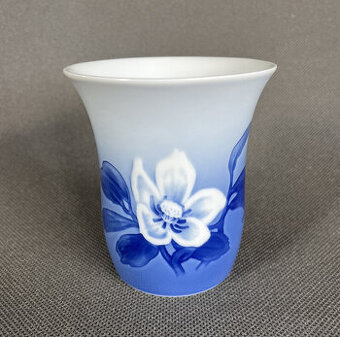 Porcelánová váza 11 cm, Kodaň Bing & Grondahl