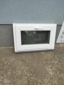 Prodám nové plastové okno š895 x v625 - 1