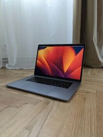 MacBook Pro 2017 | i7, 16Gb RAM, 256Gb SSD, Radeon