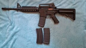 Prodám zbraň M4 na airsoft a příslušenství