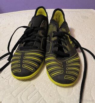 Kopačky sálovky Umbro vel.36