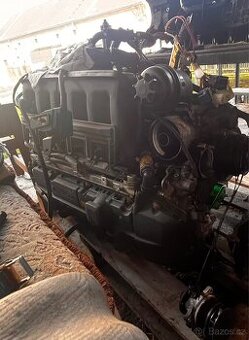 m52b20 motor skoro cely