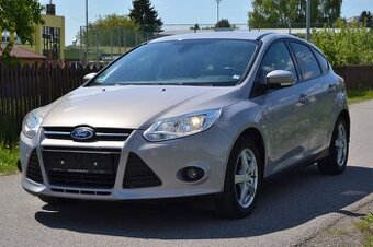 Ford Focus 1.6i 16V Cool&Connect PERFEKTNÍ STAV 91 500KM