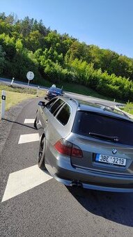 BMW 525d e61   m57 manuál  pouze kosmetické vady prave dveře