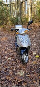 Skútr Daelim SG 125 F - 1