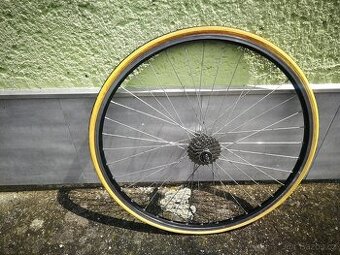 Zapletené zadní silniční kolo 28 pastorek 10