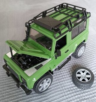 Bruder Land Rover Defender