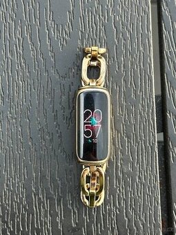 Chytrý náramek Fitbit Luxe zlatý