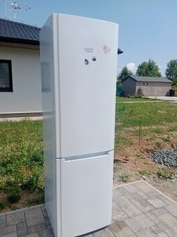 Lednice s mrazakem Ariston Hotpoint