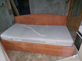 dvoulůžková postel