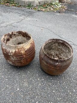 Starožitný litinový kamnovec ze staré černé kuchyně