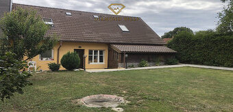 Prodej domu 140 m² se 4 ateliéry + stavební pozemek 819 m² –