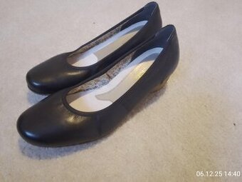 Černé celokožené lodičky č.39, zn. Rieker