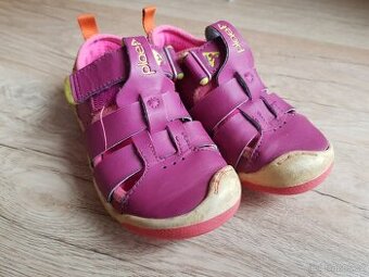 Dívčí barefoot sandálky vel. 25, zn. Plae