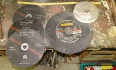 Brusné a řezné a řezací a sekací kotouče