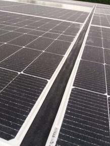 Těsnění T do spáry 15mm - na solární panely