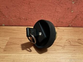 Originál uzáver nádrže s kľúčikom Škoda FAVORIT