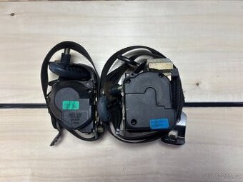 Přední pravý a zadní levý pás Škoda Octavia 1