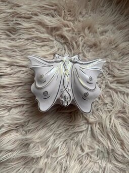 Růžový porcelán dóza Motýl