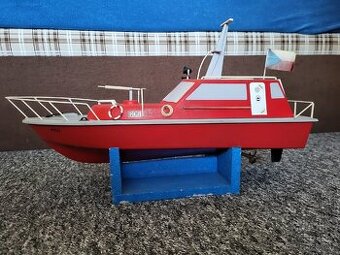 RC hasičská loď