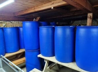 Plastové sudy 220l