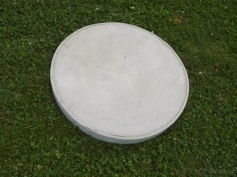 Víko plastové nádrže