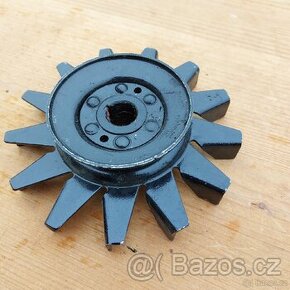 Moskvič řemenice, dynamo.