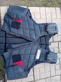 Ochraná vesta na jezdectví