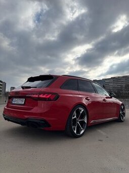 Audi RS4 competition +