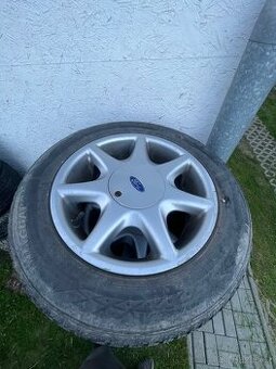 Alu R15 Ford s pneu