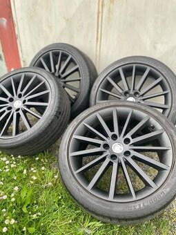 Alu kola Originál Škoda RS Turini R18