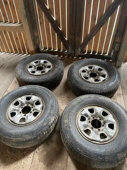 Toyota hilux disky R16