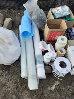 Zbytek materiálu na sádrokarton, rastry, zateplení, strop